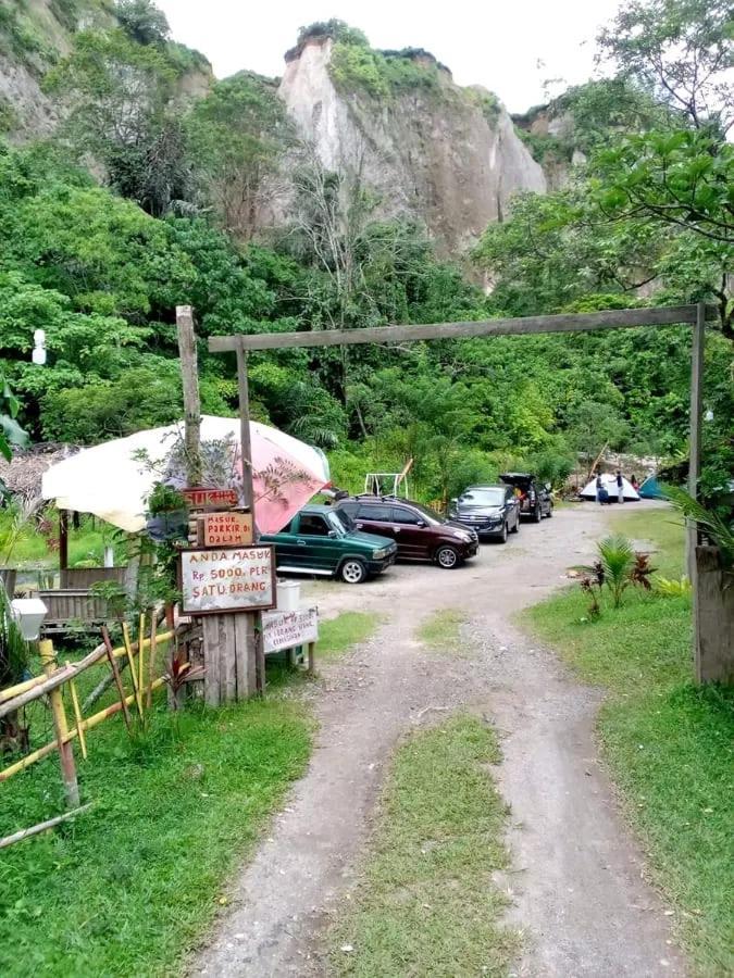 Tapian Ratu Camp Real Bukittinggi Ngoại thất bức ảnh